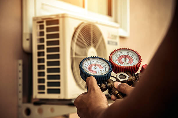 Professional Heat Pump Repair technician working in Beulah, MO